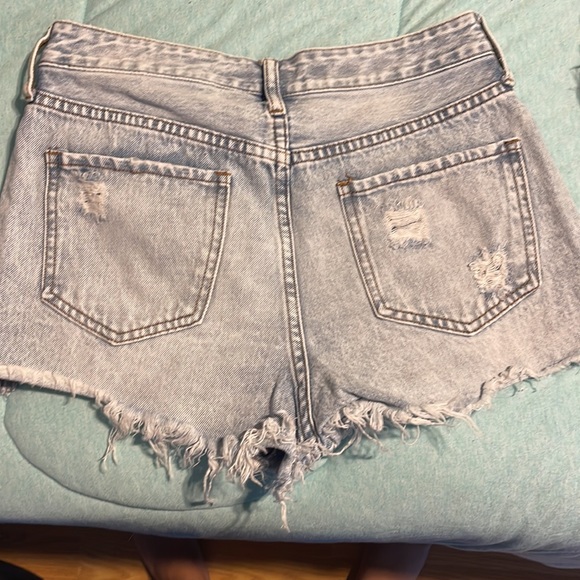 S.o.n.g shorts - Picture 2 of 2